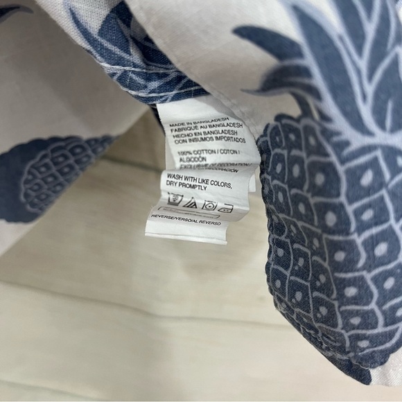 Izod Saltwater White Pineapple Print Button Short Sleeve Shirt - Picture 10 of 10